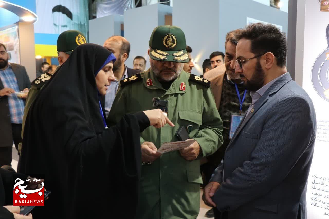 بازدید رئیس سازمان بسیج مستضعفین از نمایشگاه زاینده نور