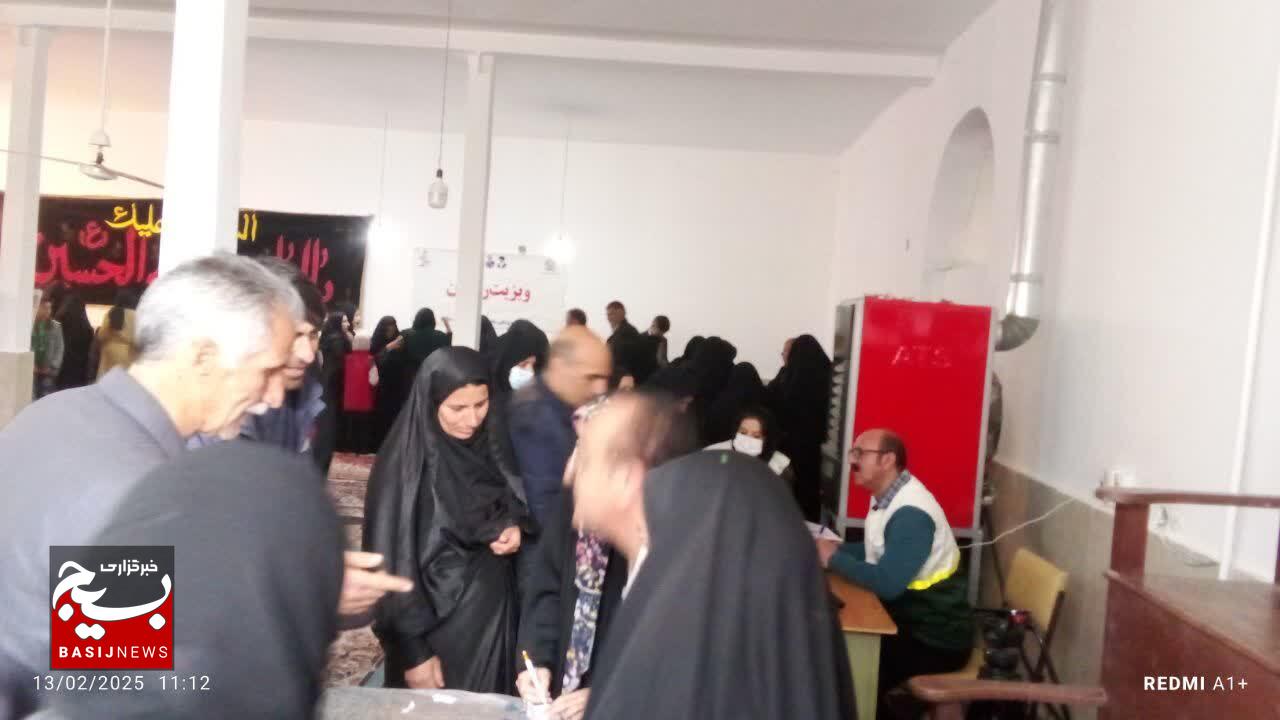 ویزیت رایگان ۵۰۰ نفر به مناسبت نیمه شعبان در اردوی جهادی بسیج جامعه پزشکی