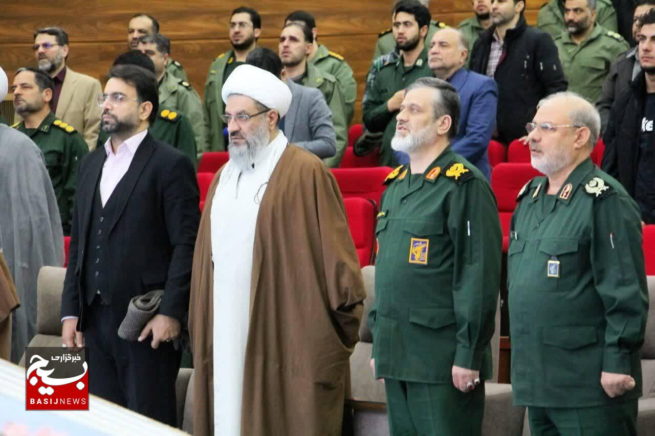 سپاه در میدان عمل هرگز خارج از قرآن عمل نکرده است/ مردم مایه حیات سپاه هستند
