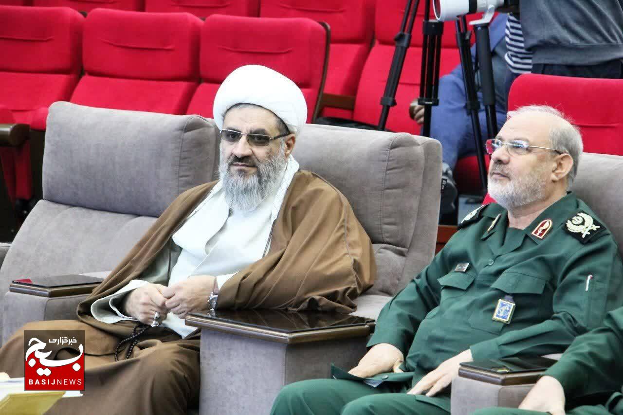 سپاه در میدان عمل هرگز خارج از قرآن عمل نکرده است/ مردم مایه حیات سپاه هستند