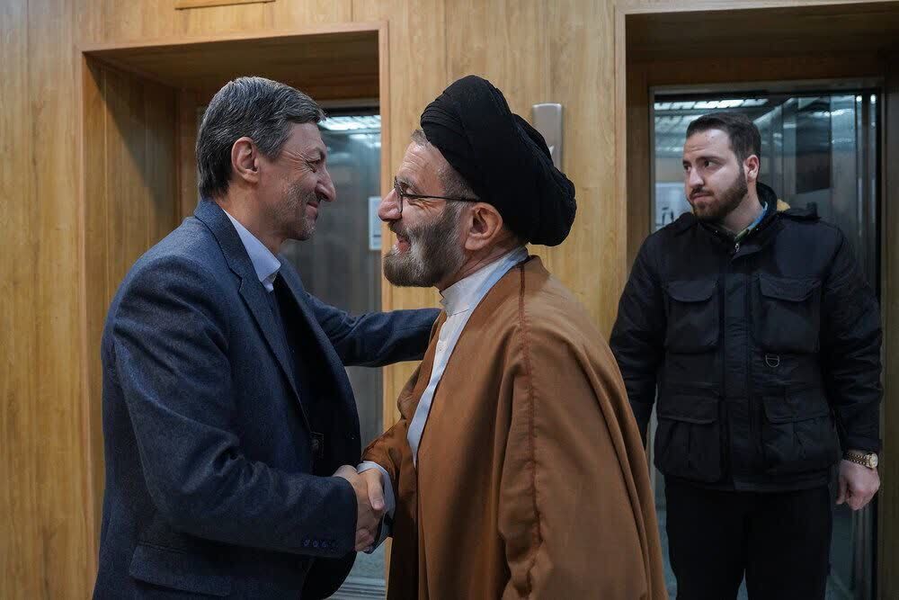 دیدار صمیمی نماینده ولی فقیه در استان لرستان با رئیس ستاد اجرایی فرمان امام (ره)