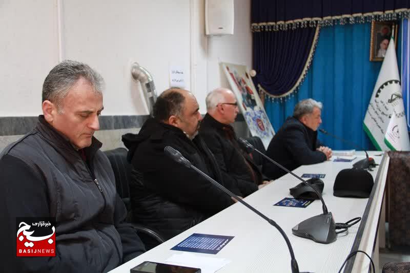 جلسه مدیر عامل هلدینگ گروه اقتصاد مردمی در جمع تولیدکنندگان صنایع دستی و صنایع تبدیلی