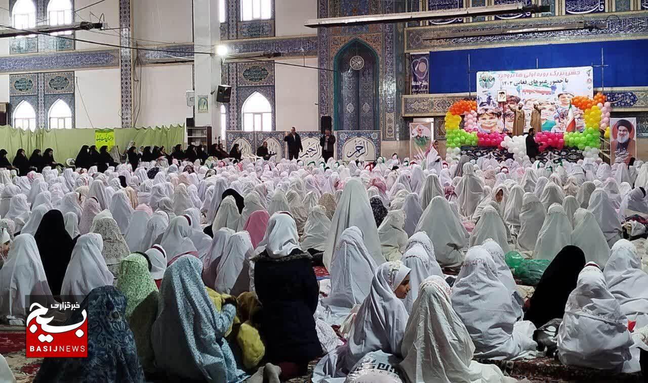 جشن دلدادگی: ۲۴۰۰ روزه‌اولی در بروجرد پیمان عشق با امام عصر (عج) بستند