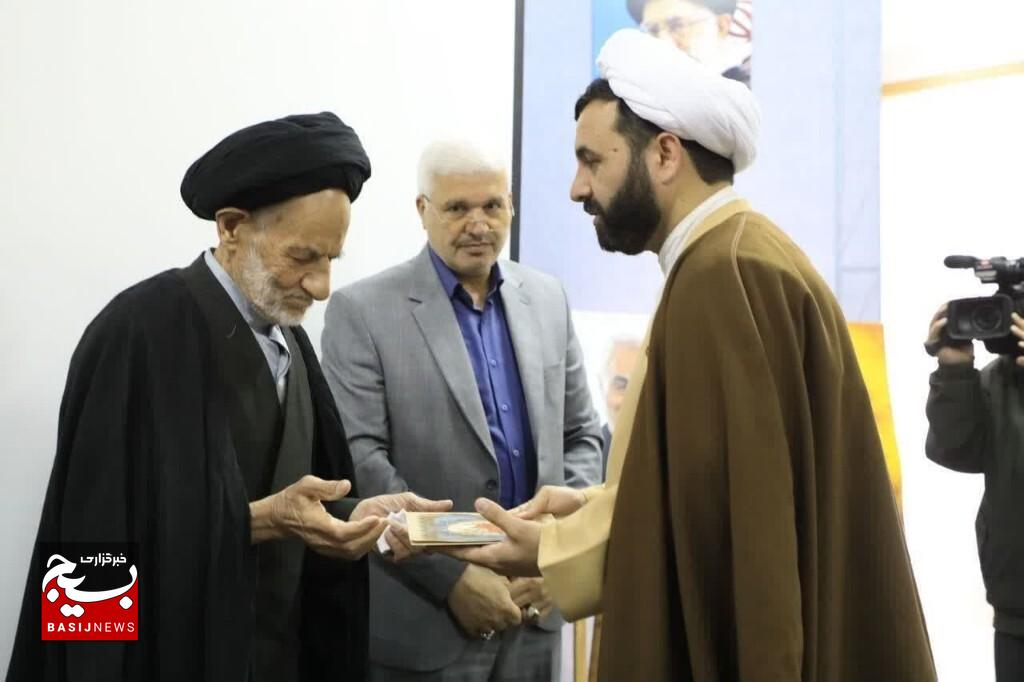 ضربههای فرهنگی ناشی از فقر فرهنگی است ضربههای فرهنگی ناشی از فقر فرهنگی است