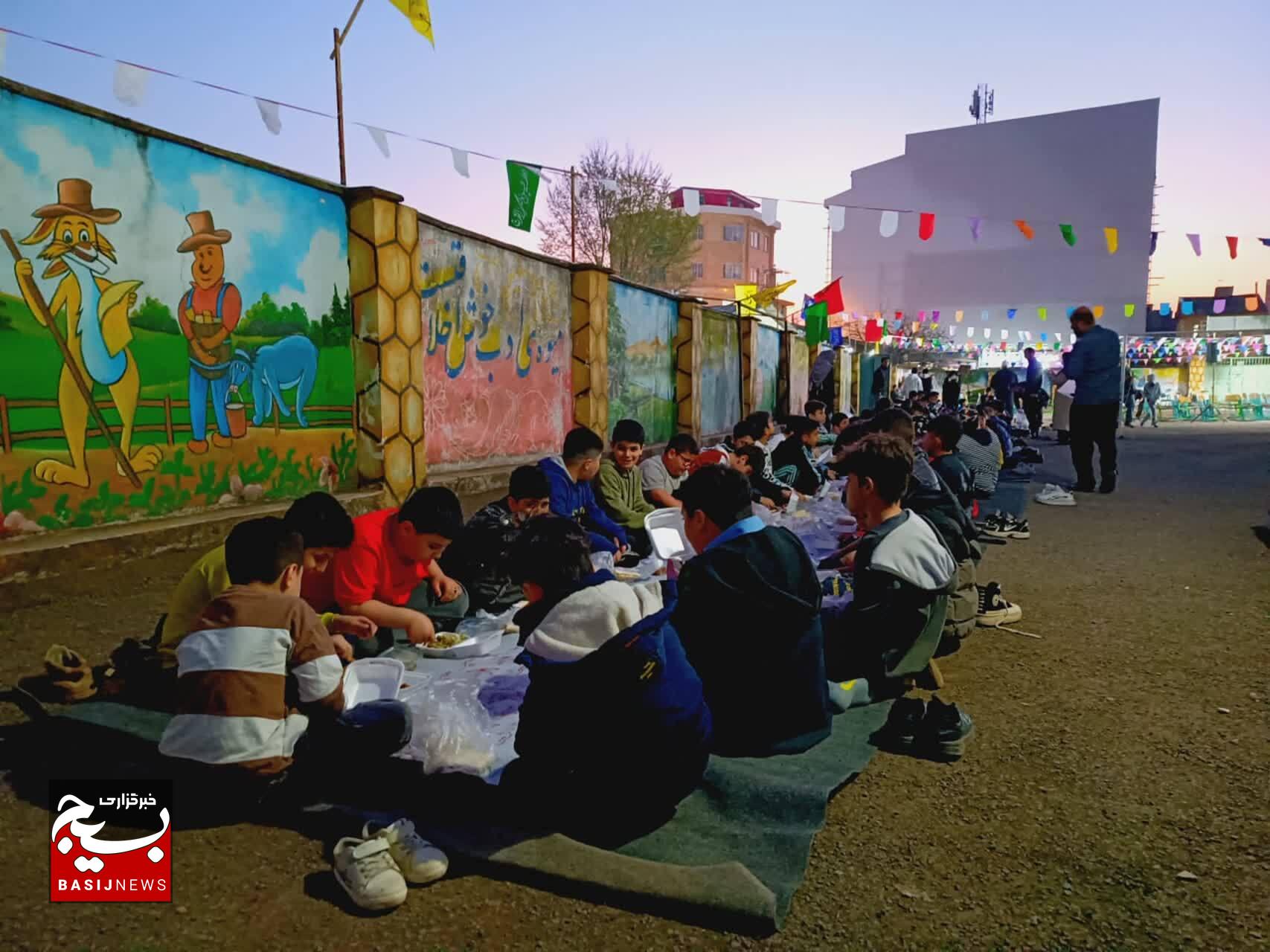 ضیافت افطاری۲۰۰۰ روزه‌ اولی در رشت برگزار شد