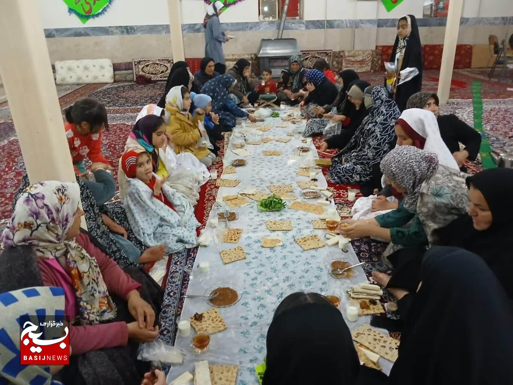 ضیافت افطاری معنوی در مسجد امام حسن مجتبی علیه السلام روستای رازان