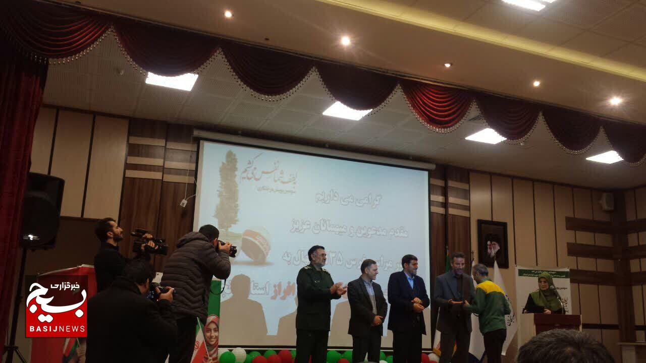 کاشت نهال و ایجاد فضای سبز با هدف توسعه پایدار شهری انجام میشود/ پیش بینی کاشت ۲۰هزار نهال در زنجان کاشت نهال و ایجاد فضای سبز با هدف توسعه پایدار شهری انجام میشود/ پیش بینی کاشت ۲۰هزار نهال در زنجان