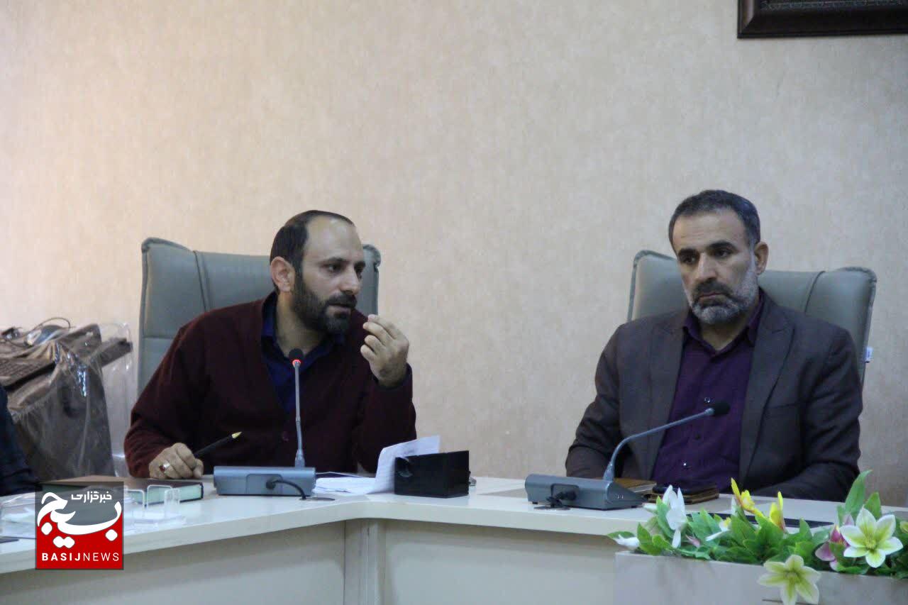 نویسندگان نقش اساسی در ارتقای فرهنگ جامعه دارند