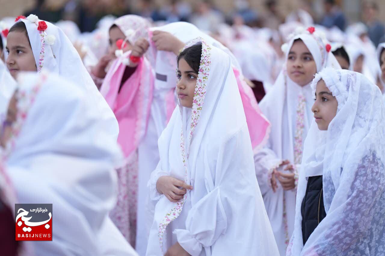جشن افطاری روزه اولی‌ها در قلعه فلک الافلاک خرم آباد