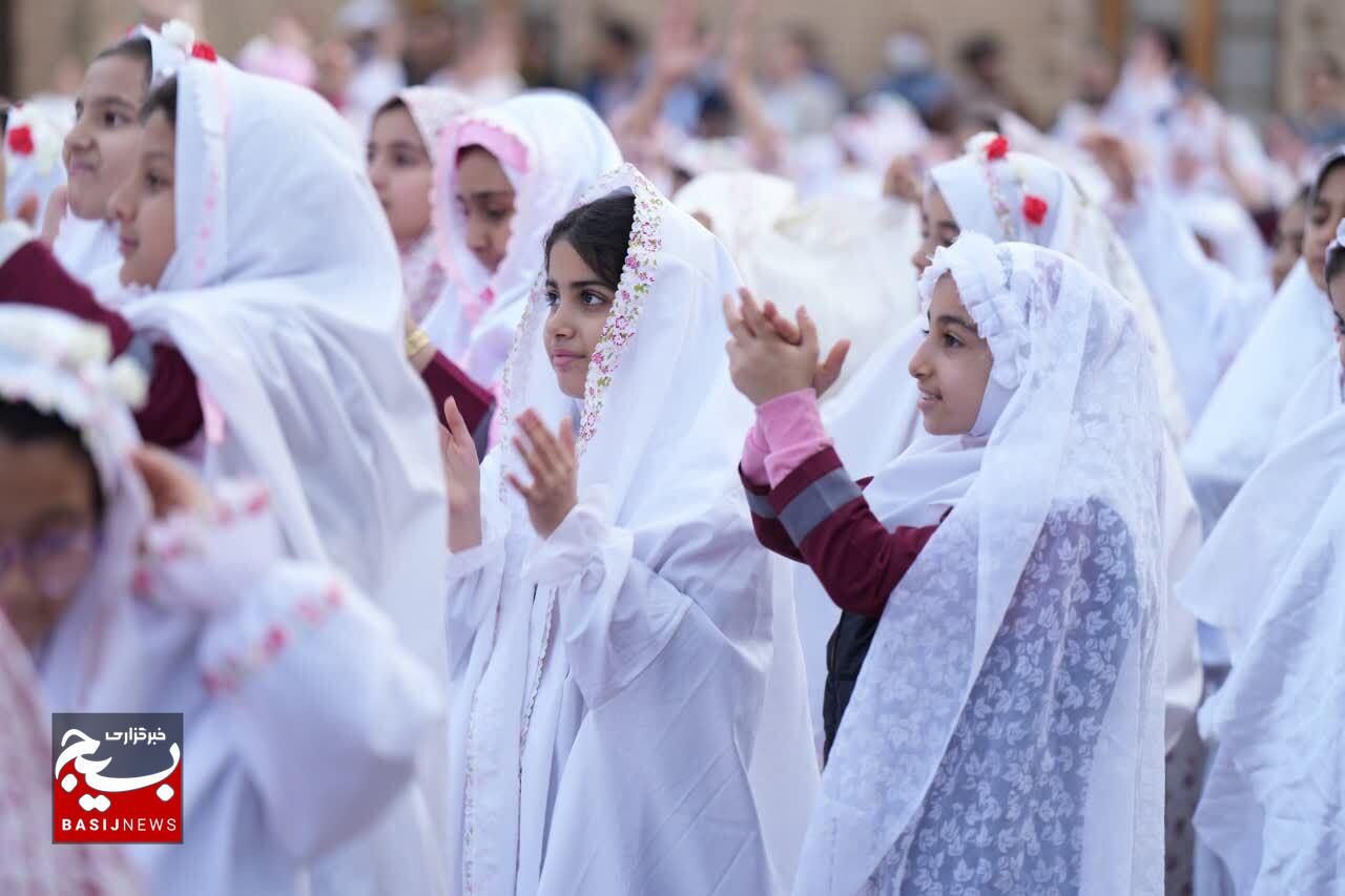 جشن افطاری روزه اولی‌ها در قلعه فلک الافلاک خرم آباد