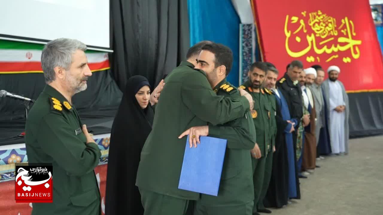 تودیع و معارفه فرمانده جدید سپاه ناحیه خرمآباد با تأکید بر چهار راهبرد کلیدی تودیع و معارفه فرمانده جدید سپاه ناحیه خرمآباد با تأکید بر چهار راهبرد کلیدی