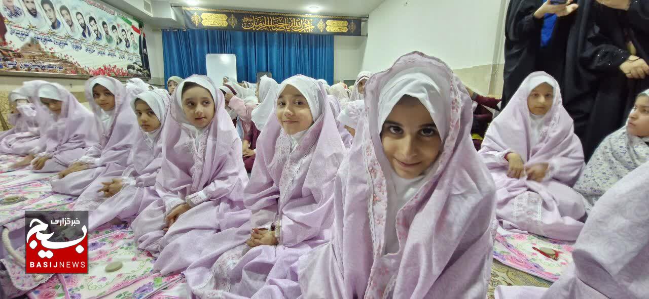 برگزاری جشن تکلیف دختران شهرستان دلفان با حضور ۱۳۰ دانش‌آموز