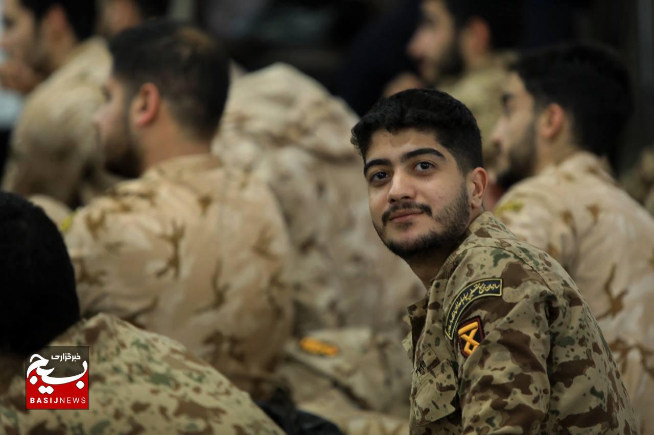 ضیافت افطاری کارکنان وظیفه سازمان بسیج مستضعفین