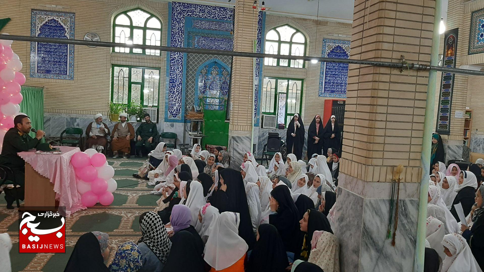 جشن روزه اولی‌ها همزمان با اعتکاف دانش‌آموزی در قوچان برگزار شد