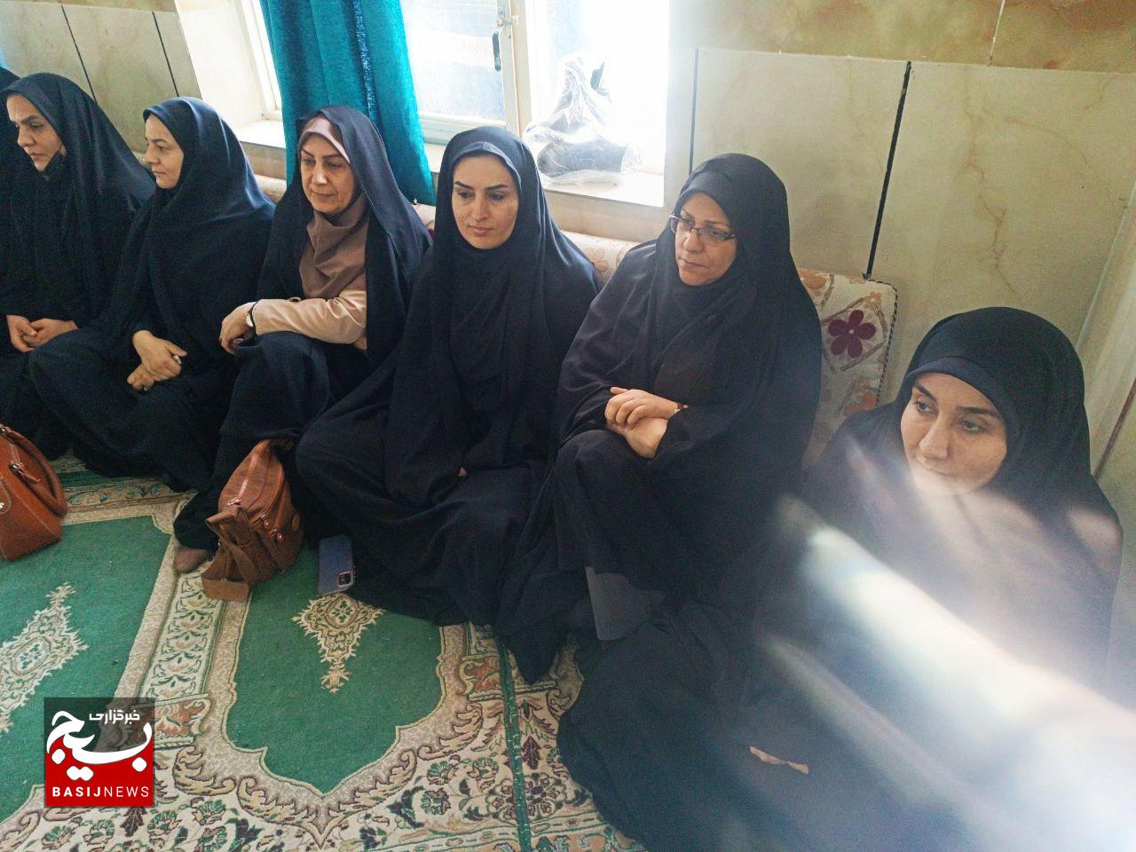 حضور زنان لرستانی در مراسم گرامیداشت شهدای مقاومت +عکس