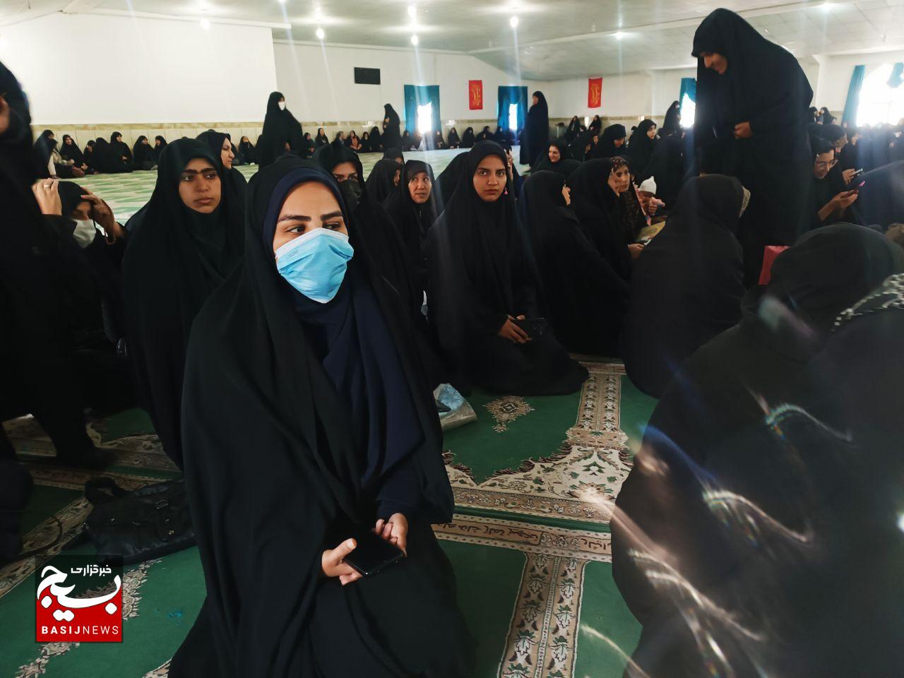 حضور زنان لرستانی در مراسم گرامیداشت شهدای مقاومت +عکس