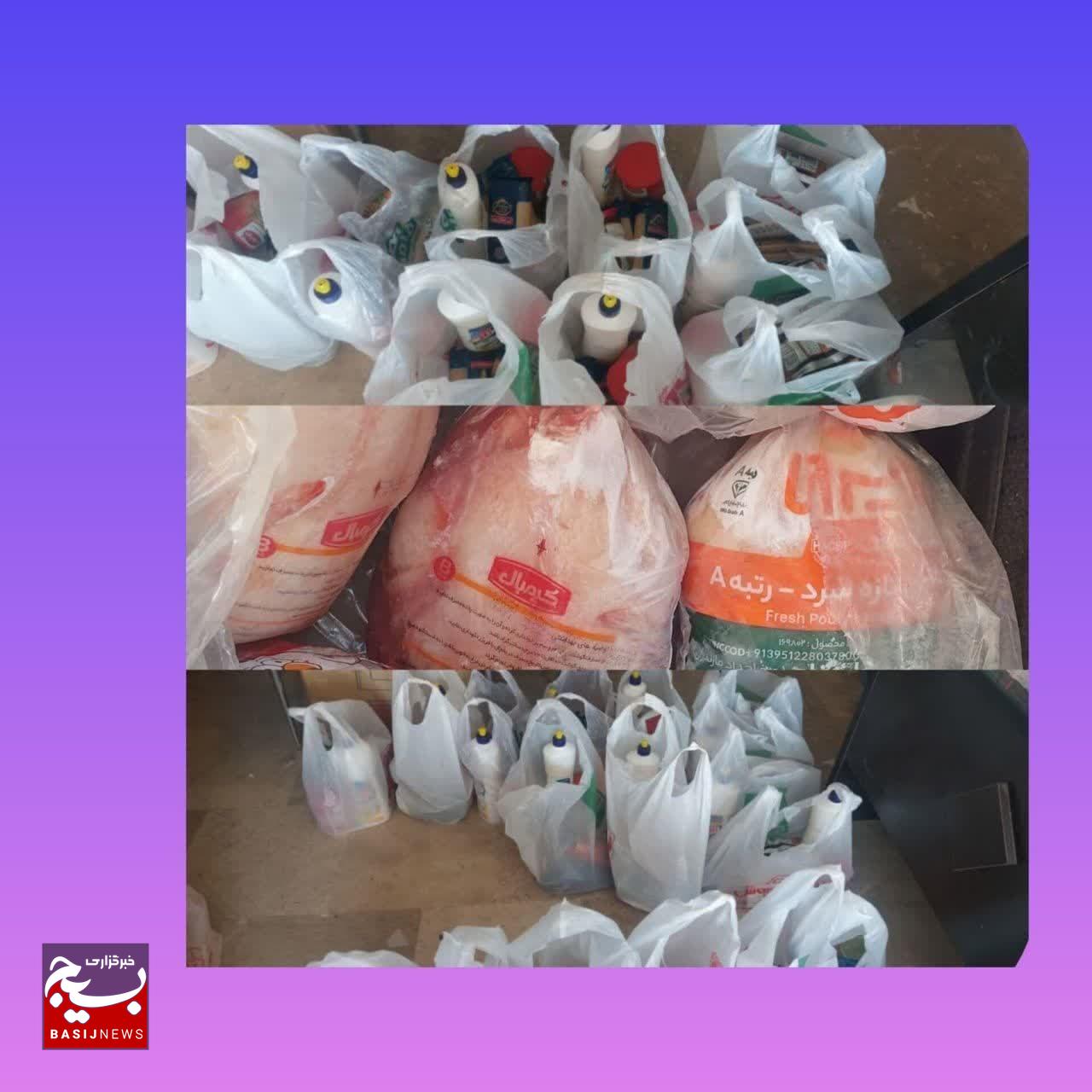 تهیه و توزیع بسته های کمک معیشتی در بین نیازمندان شهرستان محمودآباد