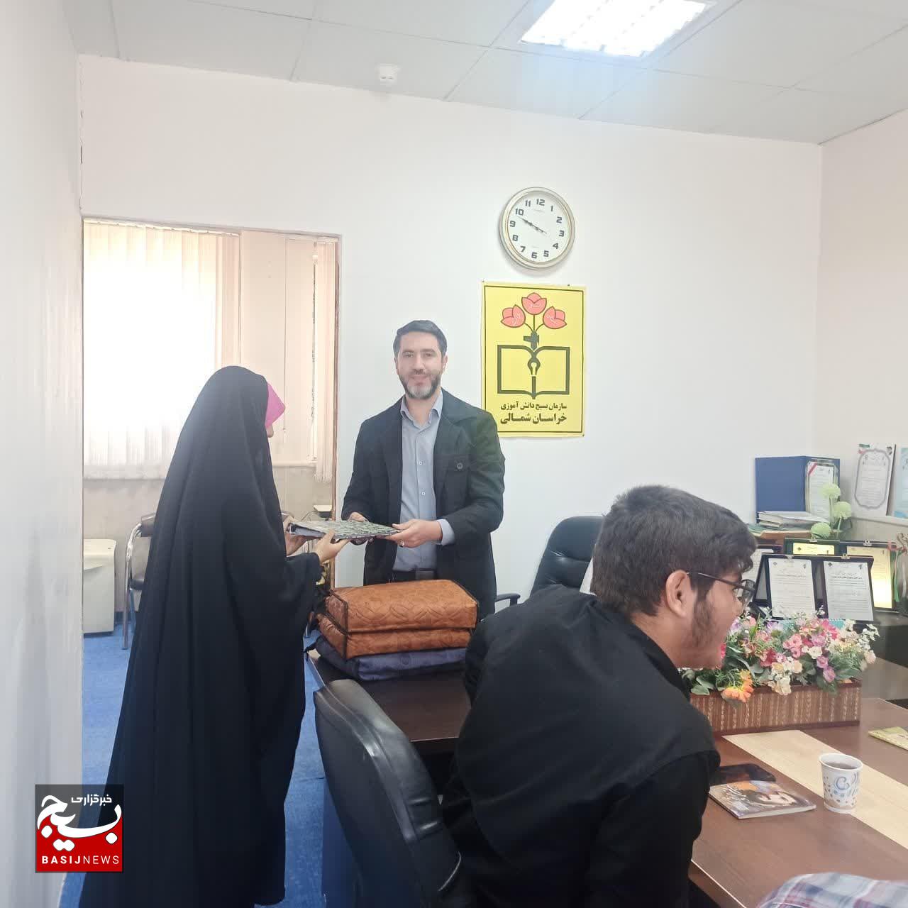 نشست روسای مجامع علوی و فاطمی بسیج دانش آموزی با مسئول سازمان بسیج دانش آموزی خراسان شمالی