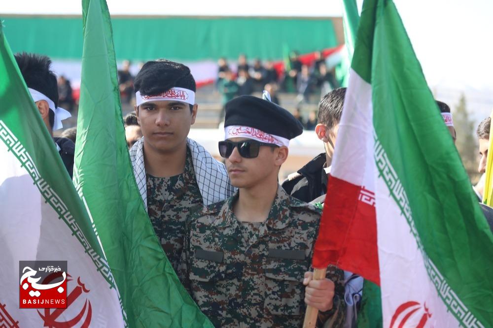 اجتماع ۱۰ هزار نفری بسیجیان لردگان