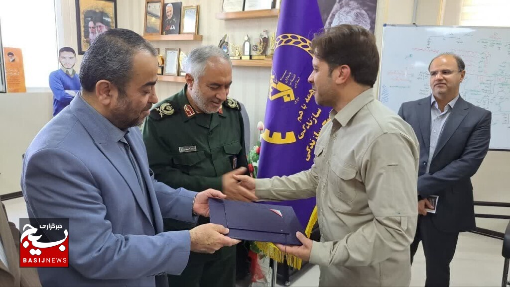 روحیه انقلابی و جهادی بسیج سازندگی به دستگاه‌های اجرایی انتقال یابد