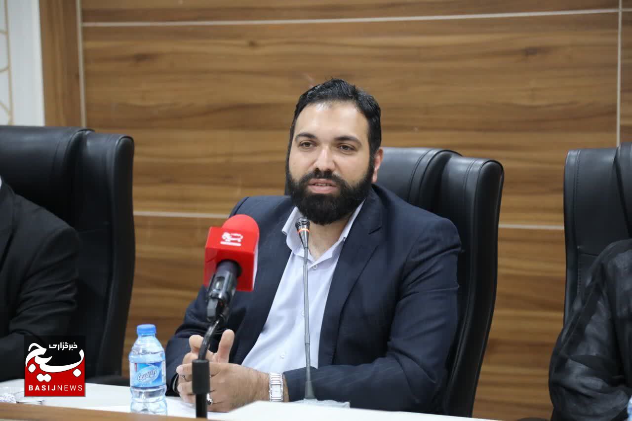 کارگاه آموزشی مسئولین روابط عمومی نواحی و خبرنگاران بسیج خوزستان با حضور مدیرعامل خبرگزاری بسیج