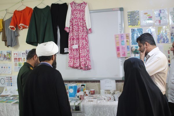 برگزاری نمایشگاه صنایع دستی در مدرسه حضرت معصومه(س) دلوار