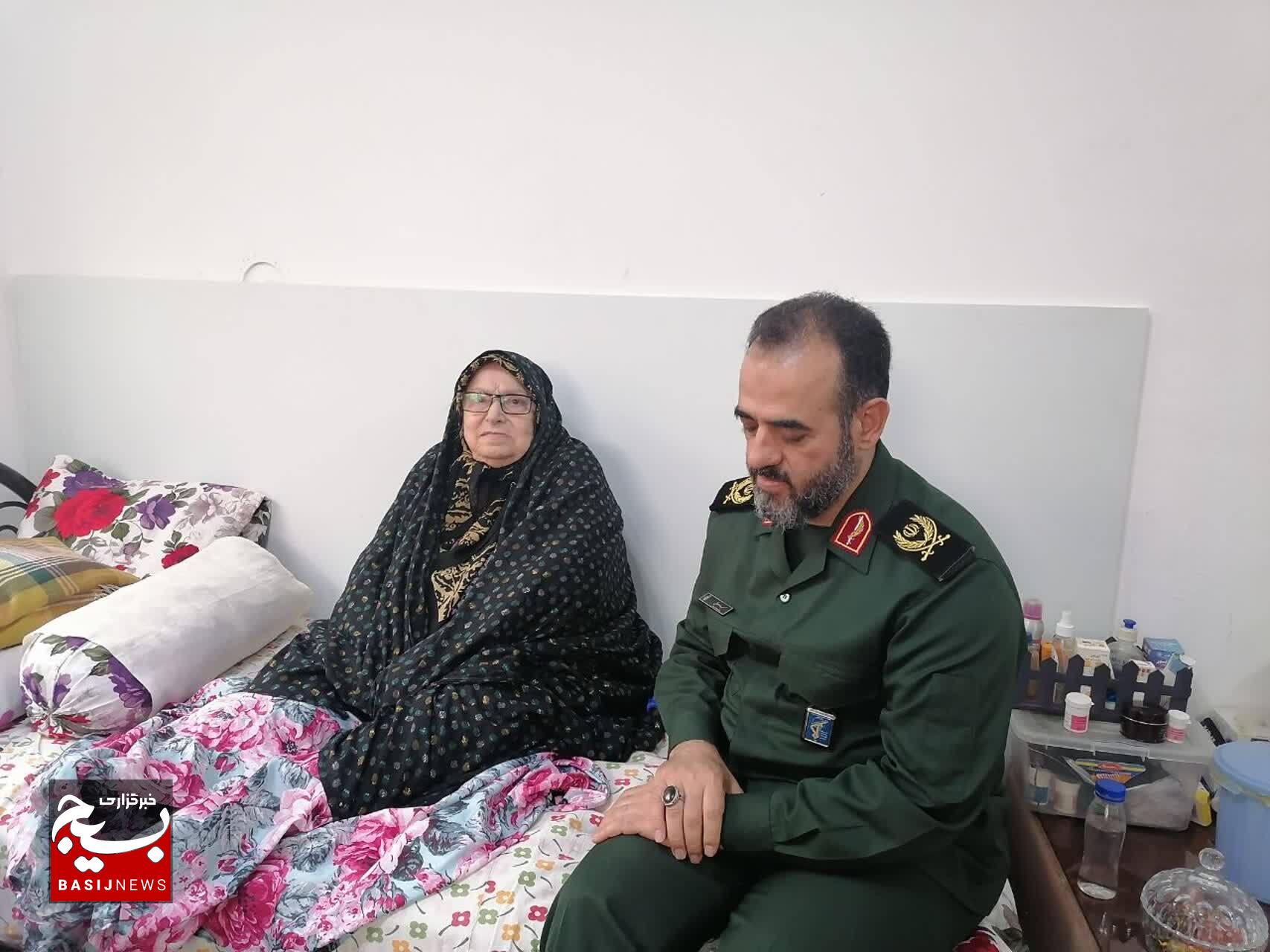 دیدار با مادران ۲ شهید دفاع مقدس شهیدان رنجبر و آذرزرتشت در آستانه اشرفیه