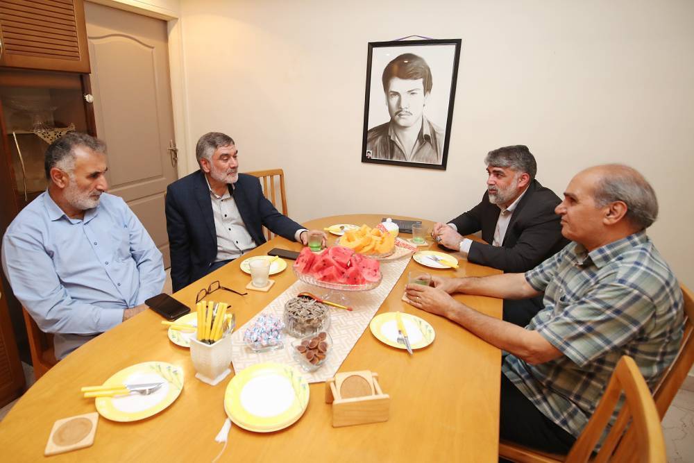 حضور مدیران ورزش کشور در منزل شهید ورزشکار ارامنه واهیک باغداساریان