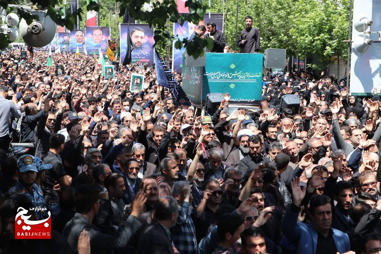 حضور پر شور مردم زنجان در  آیین تشییع شهید خدمت؛ بهروز قدیمی