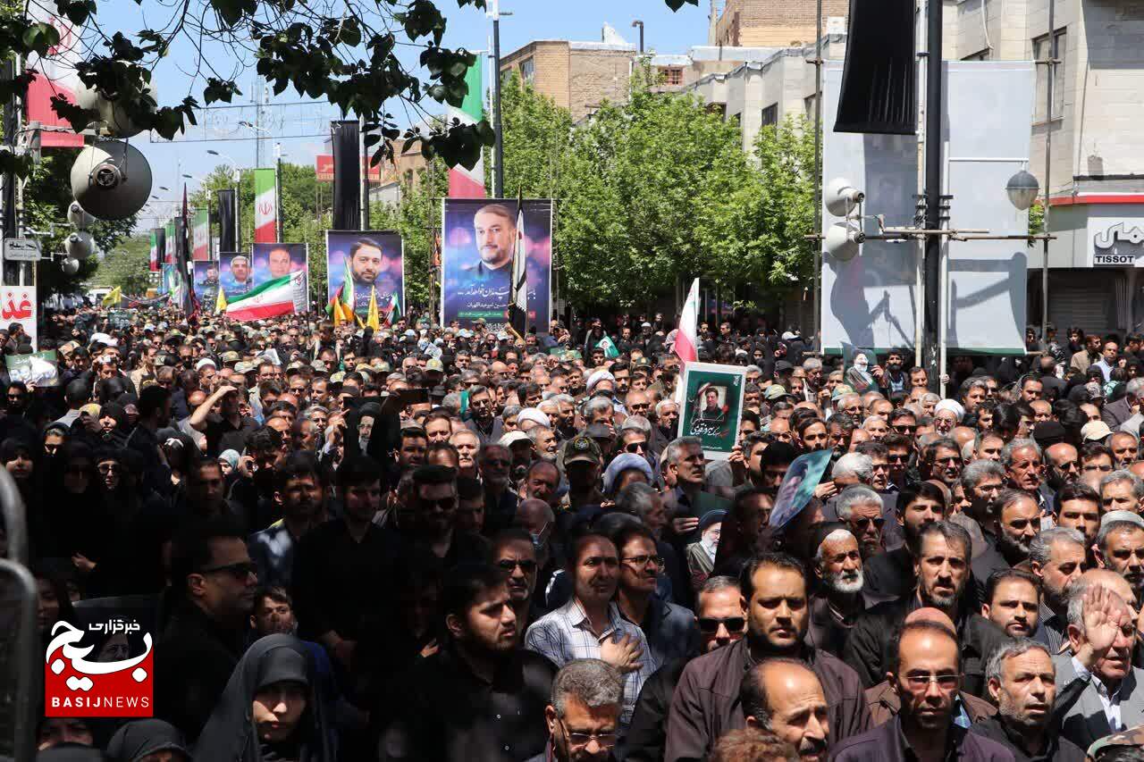 حضور پر شور مردم زنجان در  آیین تشییع شهید خدمت؛ بهروز قدیمی