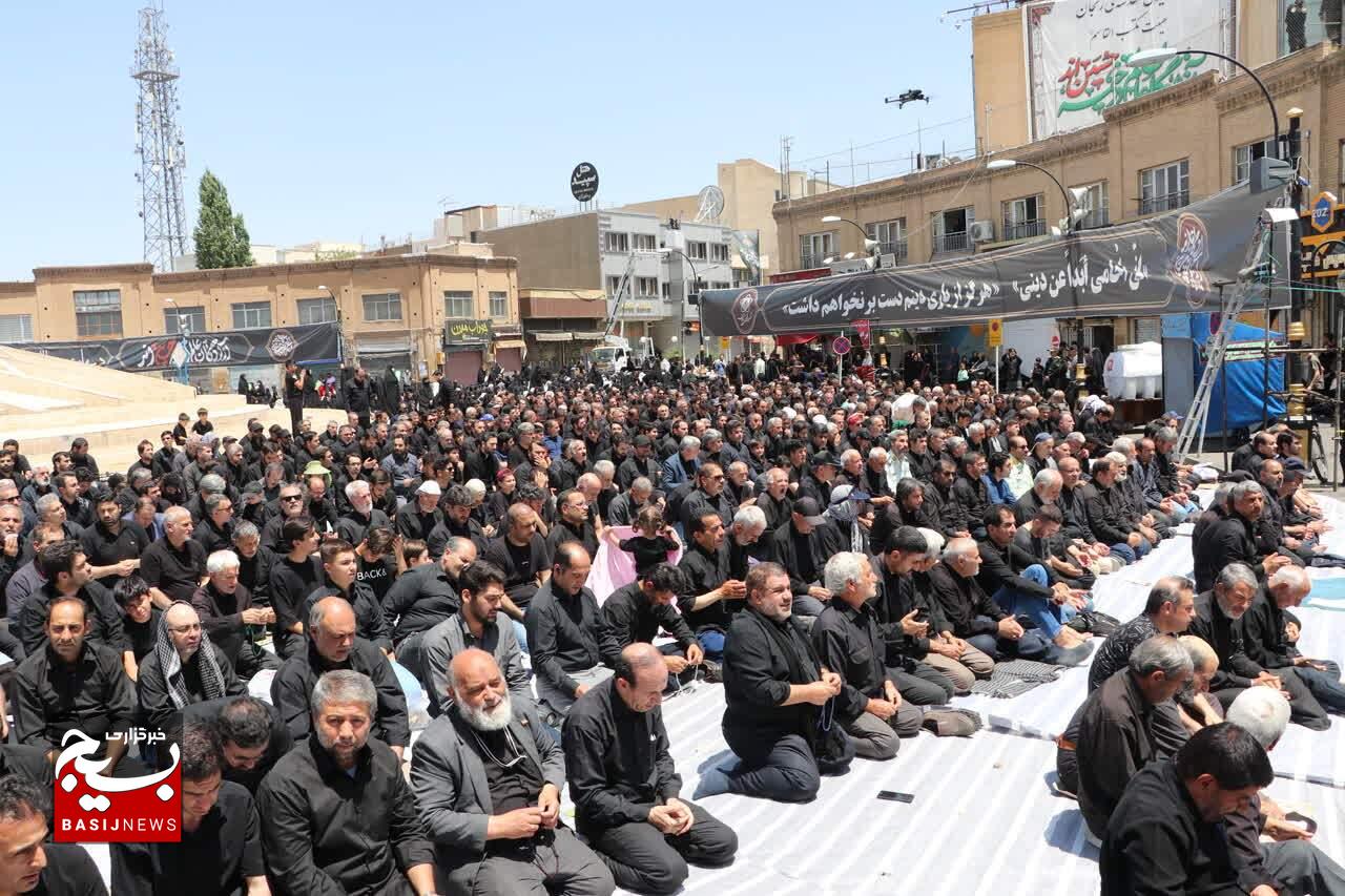 نماز ظهر عاشورا در زنجان اقامه شد