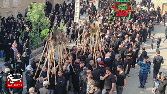 برگزاری آیین سنتی بیل برداری به یاد شهدای کربلا در شهرستان خوسف