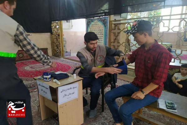 ارائه خدمات بهداشتی و درمانی به همت گروه جهادی شهید سیاهکالی ملایر در روستاهای صعب العبور