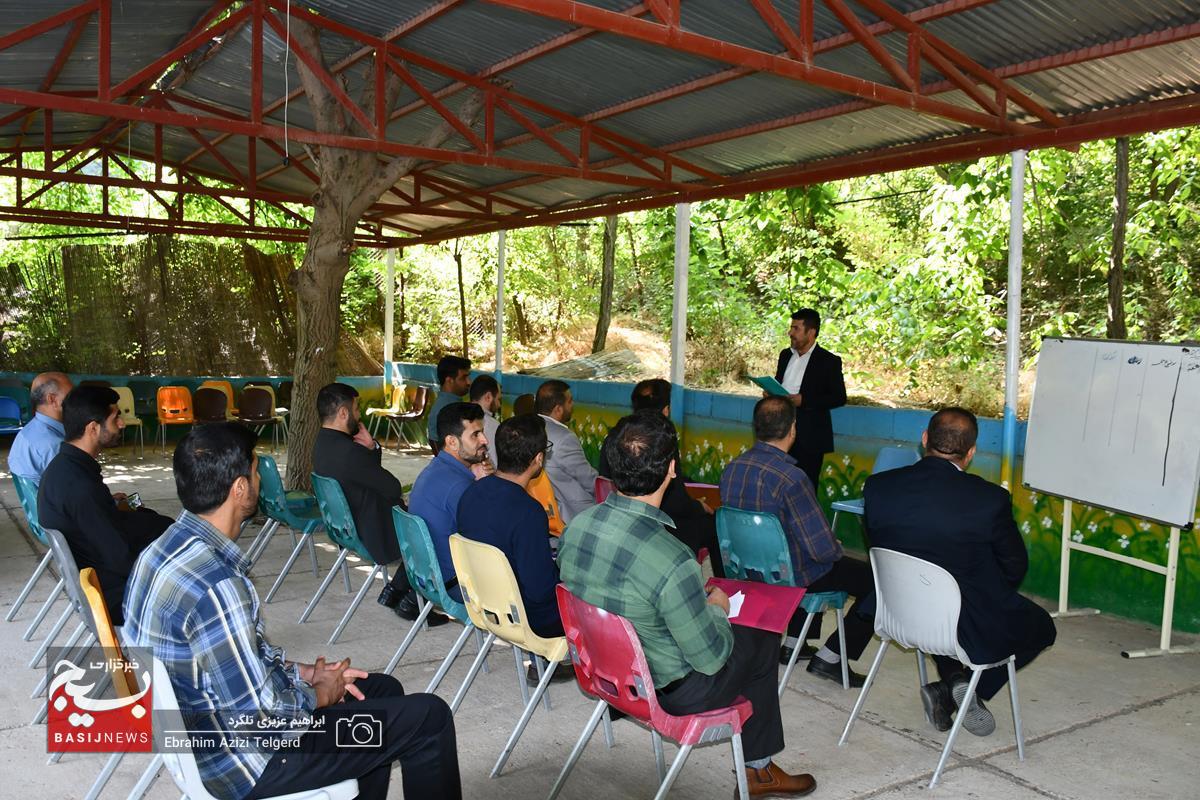 جلسه توجیهی کارکنان دفتر نمایندگی ولی فقیه در سپاه فتح استان