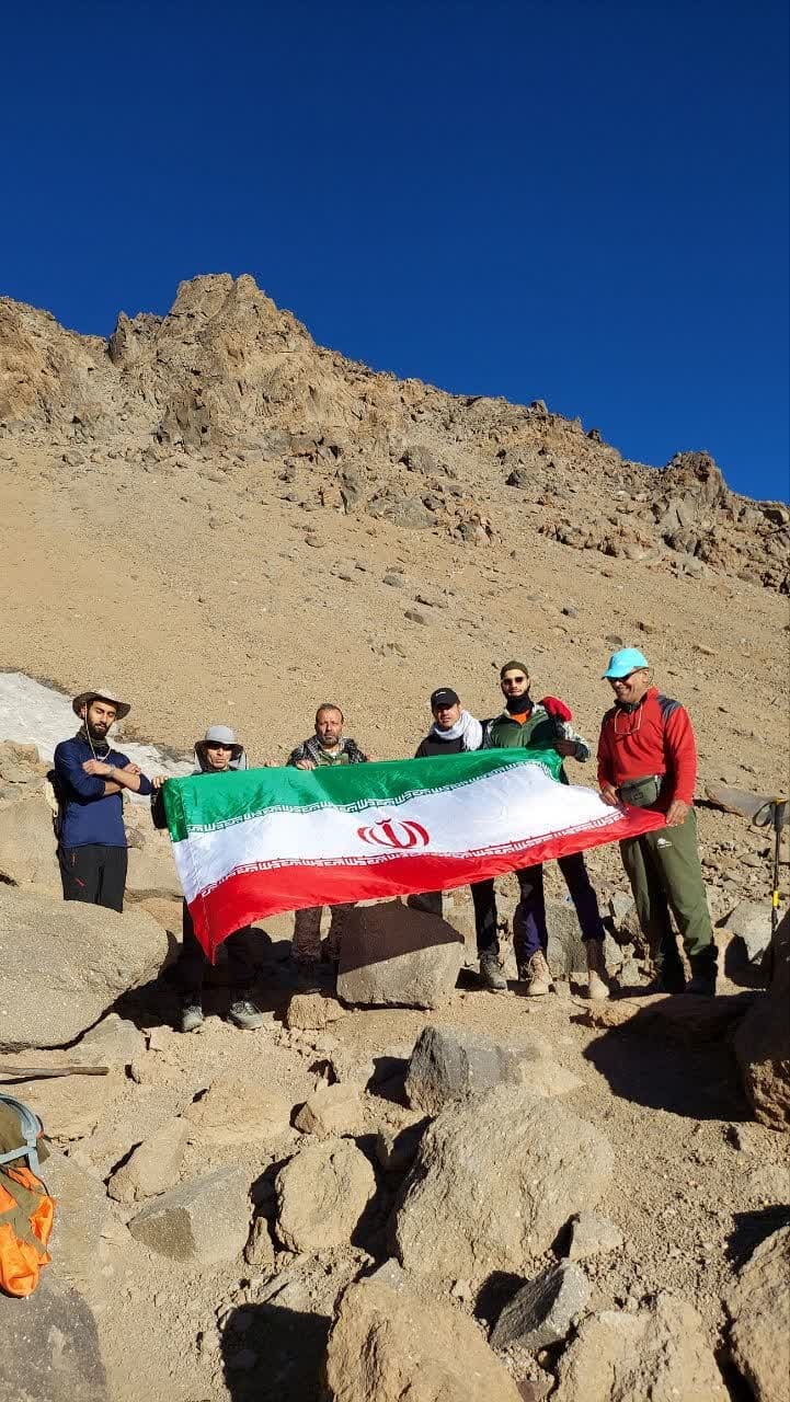 صعود تیم کوهنوردی بسیج سپاه حضرت محمد رسول الله (ص) تهران بزرگ به قله سبلان