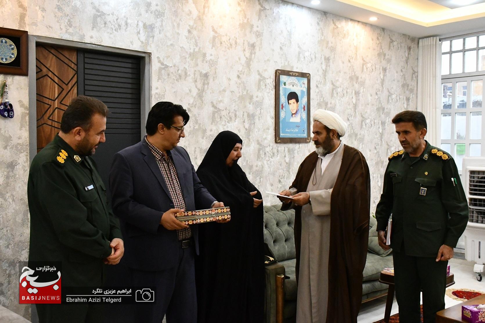 دیدار مسئولان سپاه فتح با خانواده های شهدا + (تصاویر)
