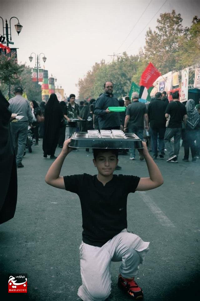 موکب پذیرایی و پردیس فرهنگی ناحیه مالک اشتر در مسیر پیاده روی اربعین برپا شد