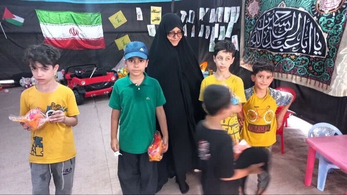 مسئول بسیج جامعه زنان سپاه امیرالمومنین(ع) استان ایلام؛ 
موکب "مادر و کودک" روزانه به صدها نفر از مادران و کودکان در پایانه مرزی مهران خدمات می دهد