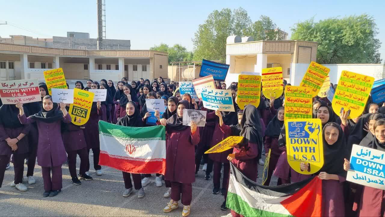 برپایی آیین زنگ ظفر و حمایت دانش‌آموازن گتونداز عملیات وعده صادق(تصویری)