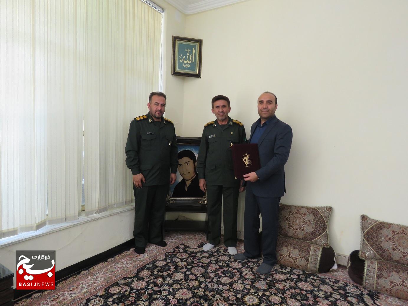 دیدار و تجلیل مسئولان سپاه فتح از خانواده های شهدا + (تصاویر)
