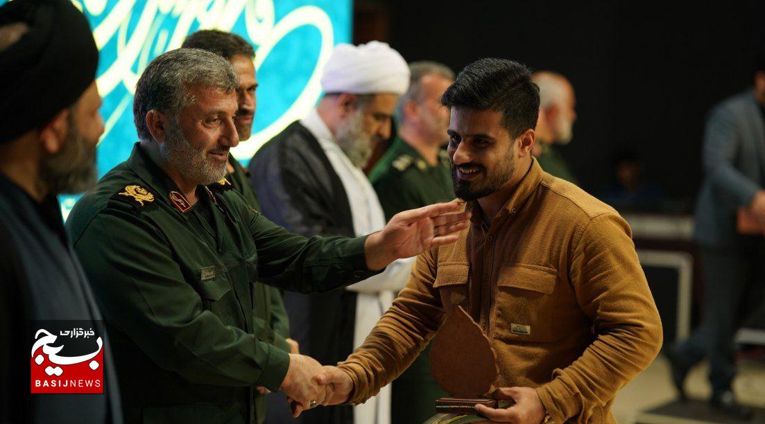 رونمایی از نماهنگ «لاتخف» در رشت رونمایی از نماهنگ «لاتخف» در رشت