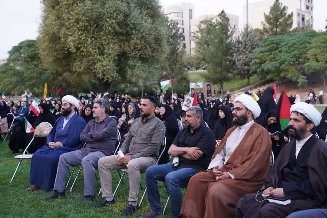 اجتماع بزرگ بانوان فاطمی و تمدن‌ساز در خرم‌آباد برگزار شد+ عکس