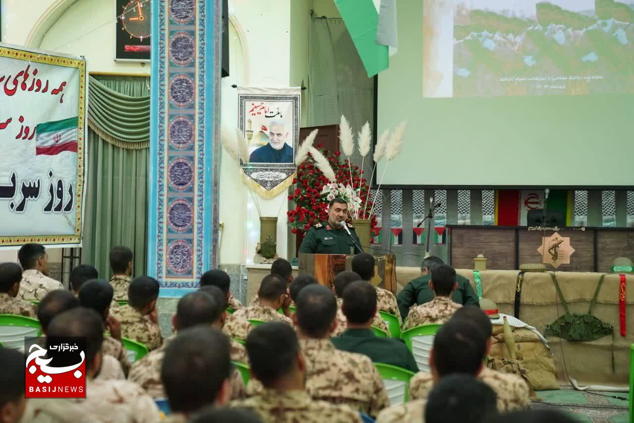 برگزاری همایش بزرگداشت روز سرباز در کرمان