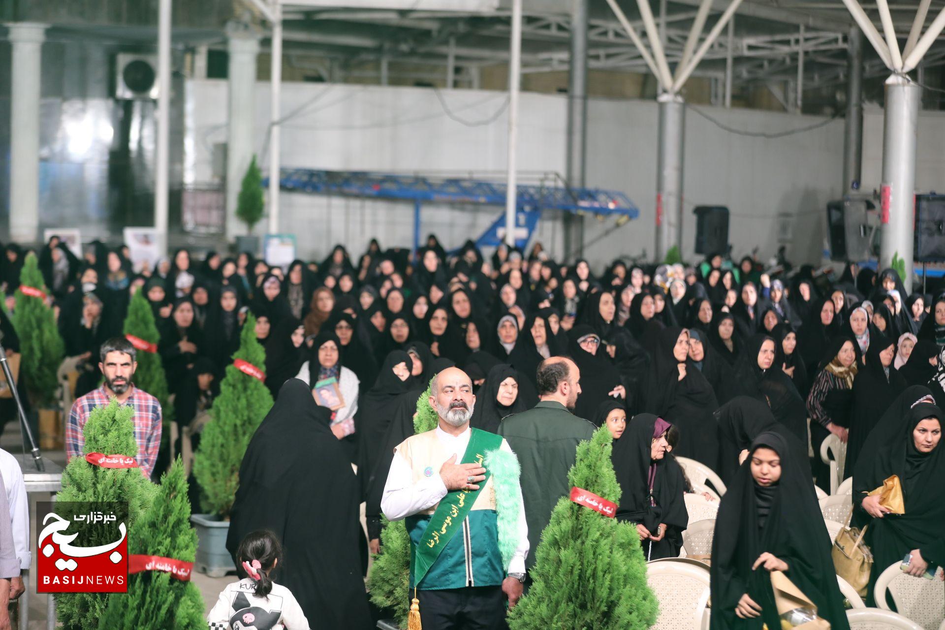 کنگره سرداران و ۹۰۰ شهید سردار منطقه ۹ اصفهان با سخنرانی رئیس سازمان بسیج مستضعفین