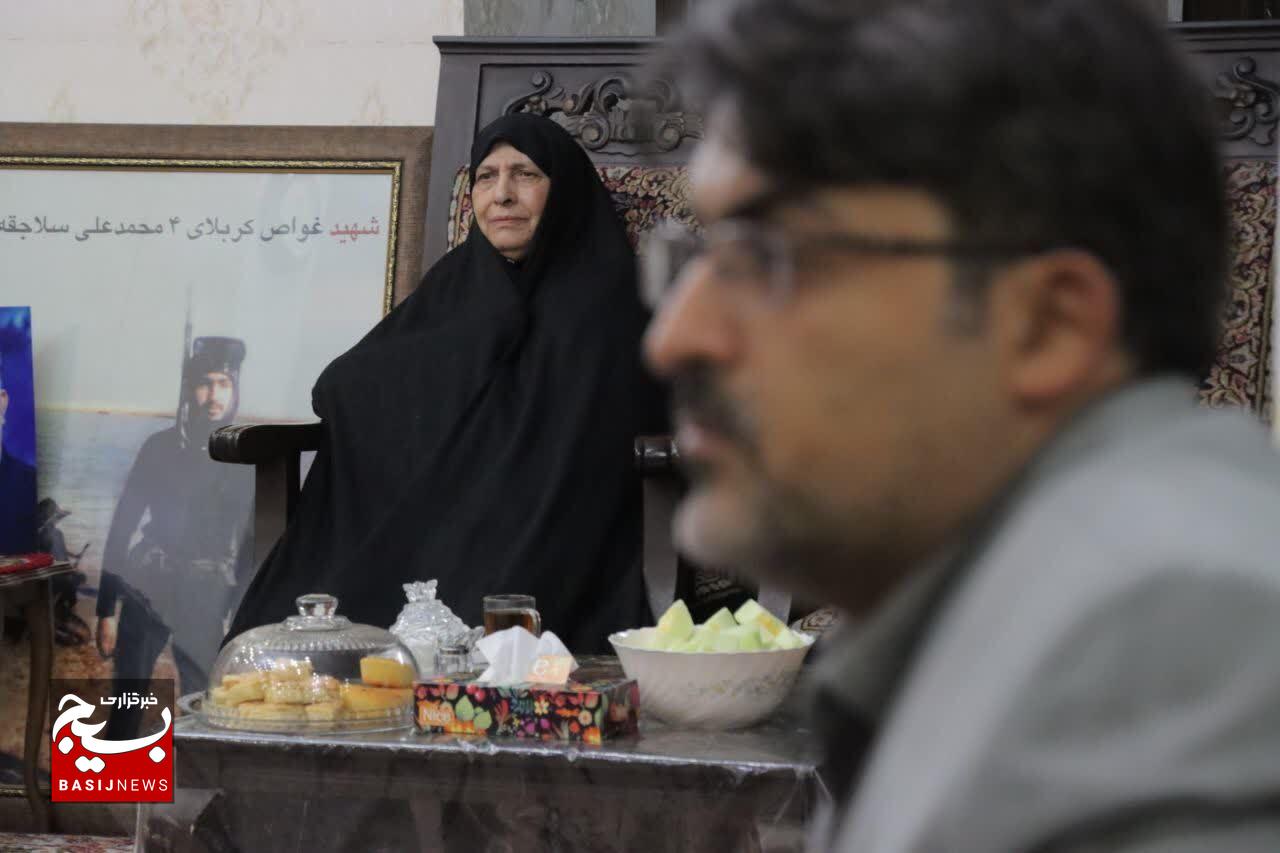 دیدار فرمانده سپاه ثارالله استان کرمان با خانواده شهیدمحمدعلی سلاجقه به مناسبت هفته دفاع مقدس