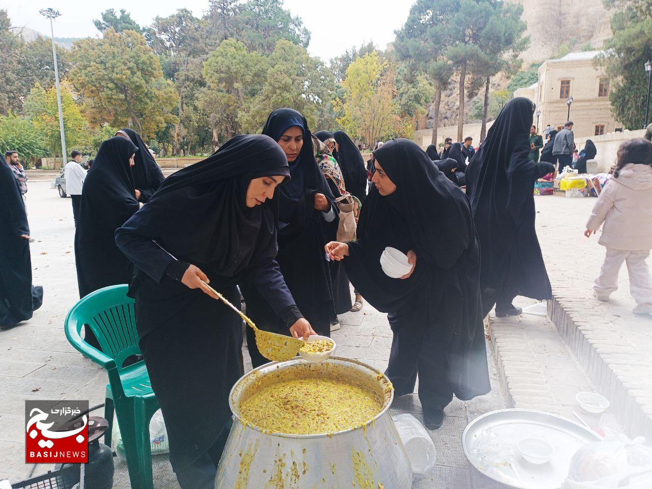 همدلی طلایی بانوان لرستانی با بانوان غزه و لبنان+ عکس