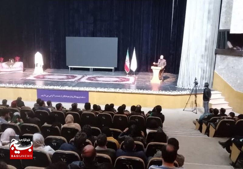 جشنواره تئاتر اردبیل به پرده آخر رسید جشنواره تئاتر اردبیل به پرده آخر رسید