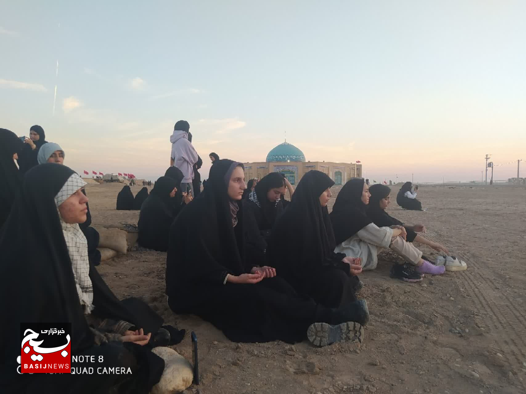 تصاویر زیبا و دیدنی از خلوت دانش اموزان دختر یاسوجی با شهدا در مناطق عملیاتی جنوب کشور + (تصاویر)