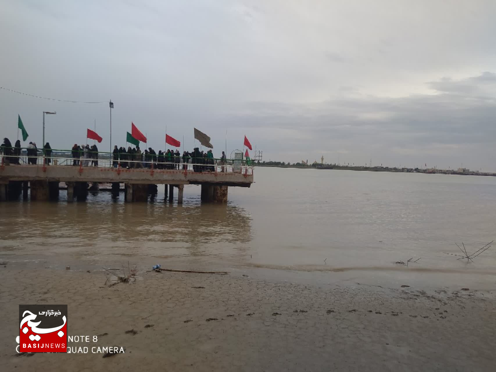 تصاویر زیبا و دیدنی از خلوت دانش اموزان دختر یاسوجی با شهدا در مناطق عملیاتی جنوب کشور + (تصاویر)