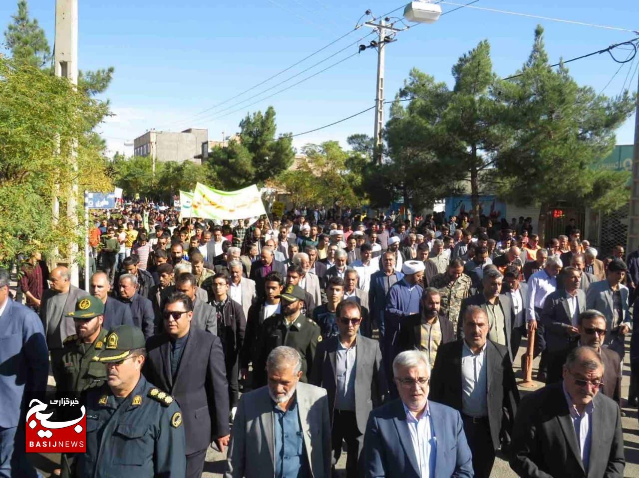 راهپیمایی یوم‌الله ۱۳ آبان در رشتخوار